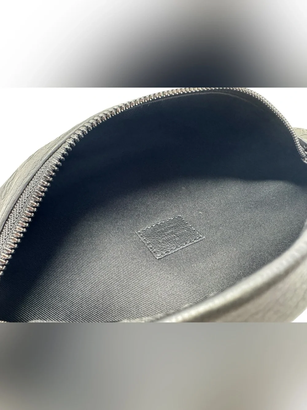 ✨🛍️ Louis Vuitton Black Monogram Shadow Discovery Bumbag PM